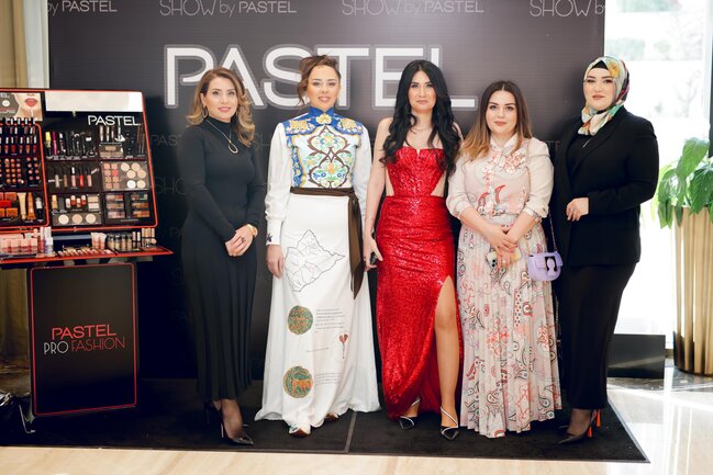 Məşhurların iştirakı ilə ilin ilk "Azerbaijan Best Awards" mükafatlandırma layihəsi baş tutdu - FOTO