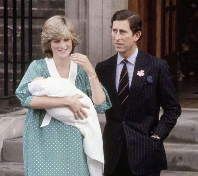 Gənc yaşlarında ana olan 17 ulduz - FOTO