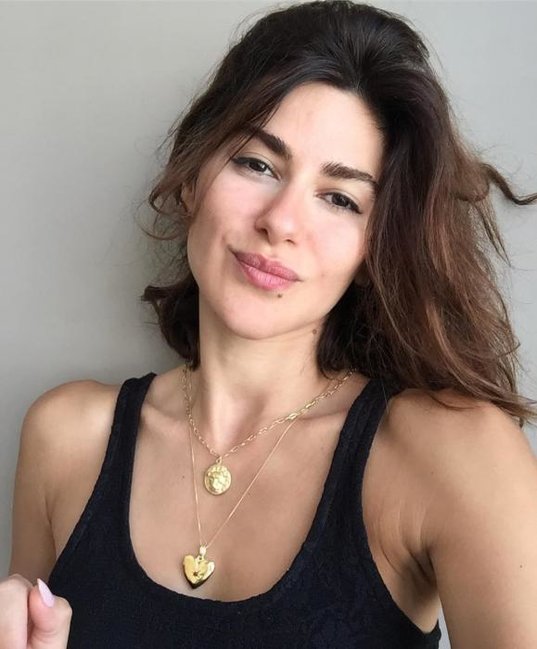 Nəsrin makiyajsız fotosunu paylaşdı