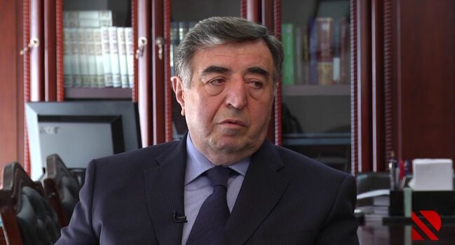 Bu gün vəzifəsindən azad olunan Əhməd Əhmədzadə KİMDİR? - DOSYE