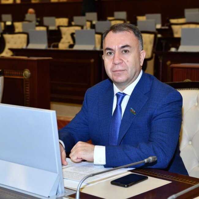 Nazirin vəzifə verdiyi xanım bu deputatın həyat yoldaşı imiş - FOTO