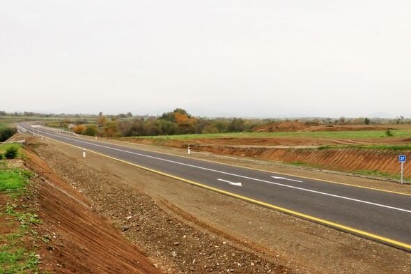 İlham Əliyev və Mehriban Əliyeva Zəfər yolunun açılışında iştirak ediblər – YENİLƏNİB+FOTO