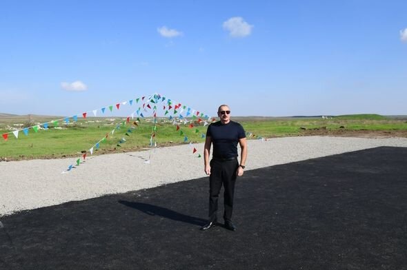 İlham Əliyev və Mehriban Əliyeva Zəfər yolunun açılışında iştirak ediblər – YENİLƏNİB+FOTO