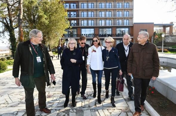 Prezident və Birinci vitse-prezident Şuşada VIII Qlobal Bakı Forumunun iştirakçıları ilə söhbət ediblər - FOTO