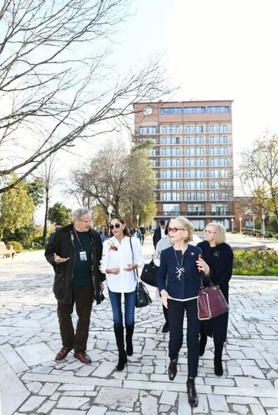 Prezident və Birinci vitse-prezident Şuşada VIII Qlobal Bakı Forumunun iştirakçıları ilə söhbət ediblər - FOTO