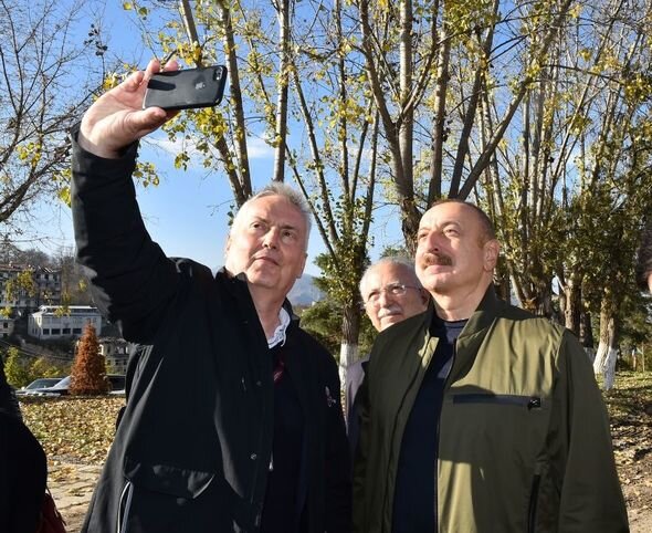 Prezident və Birinci vitse-prezident Şuşada VIII Qlobal Bakı Forumunun iştirakçıları ilə söhbət ediblər - FOTO