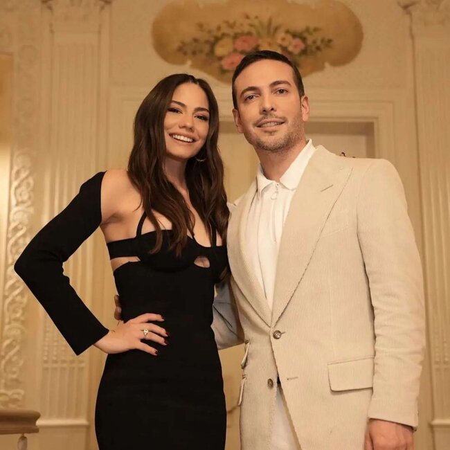 Demetin 17 minlik libası müzakirə olundu - FOTO