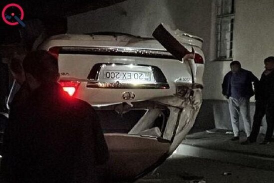 DYP rəisi qəza törətdi, "Land Cruiser" aşdı - FOTO