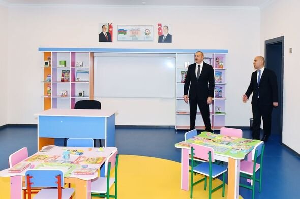 İlham Əliyev Bakıda yeni inşa olunmuş 335 nömrəli məktəbin açılışında iştirak edib - FOTO