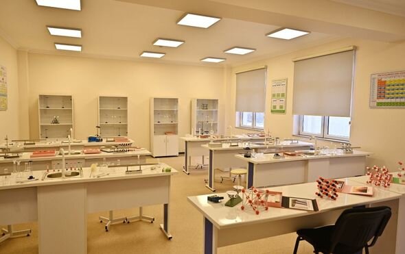 İlham Əliyev Bakıda yeni inşa olunmuş 335 nömrəli məktəbin açılışında iştirak edib - FOTO