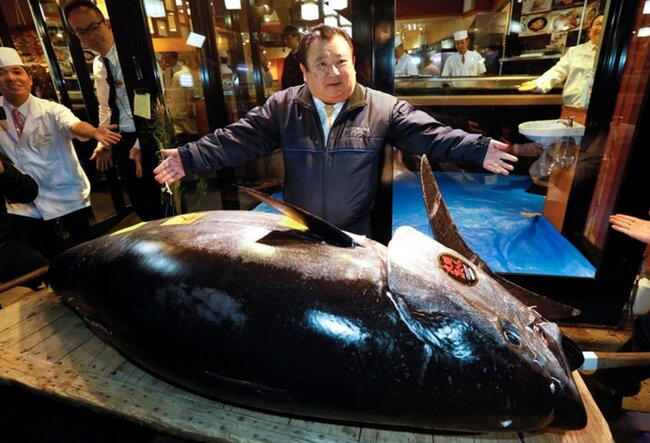 Yaponiyada 212 kiloqramlıq tuna balığı 271 min dollara satılıb