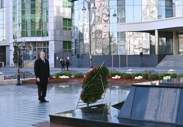 Prezident İlham Əliyev Xocalı soyqırımı abidəsini ziyarət edib - FOTO