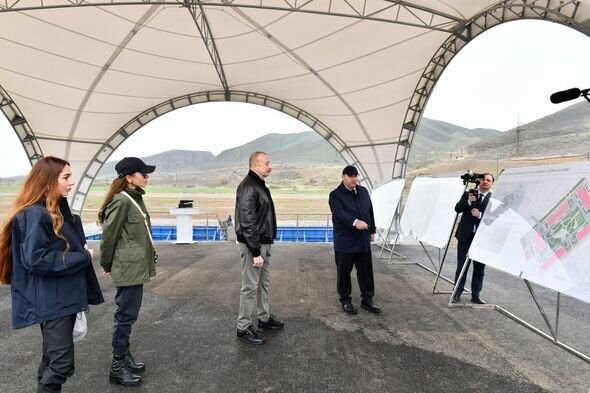 Suqovuşan qəsəbəsində yeni yaşayış məhəlləsinin təməli qoyulub - FOTO