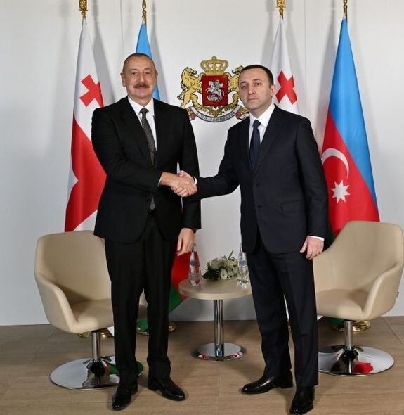 İlham Əliyevin İrakli Qaribaşvili ilə təkbətək görüşü olub - YENİLƏNİB + FOTO