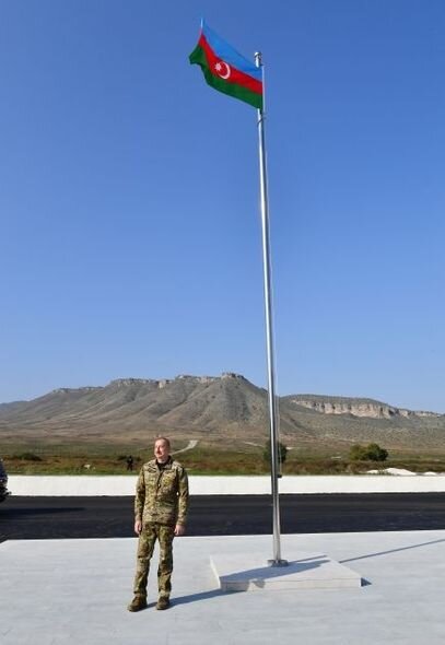 İlham Əliyev Xocalı şəhərində və Əsgəran qəsəbəsində Dövlət Bayrağını ucaldıb - YENİLƏNİB + FOTO/VİDEO