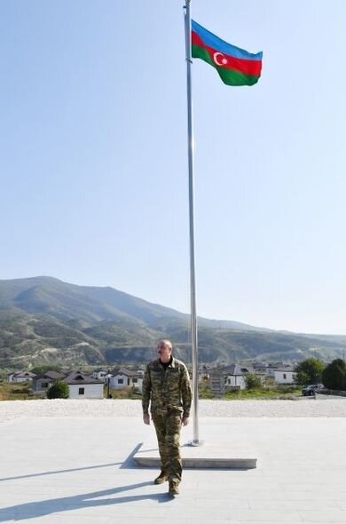 İlham Əliyev Xocalı şəhərində və Əsgəran qəsəbəsində Dövlət Bayrağını ucaldıb - YENİLƏNİB + FOTO/VİDEO