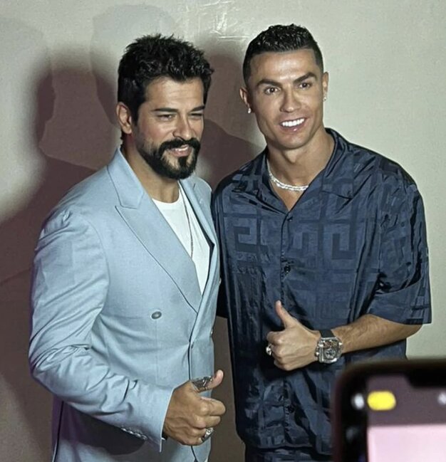 Burak Özçivit açıqladı: "Ronaldo ilə birgə layihə gəlir"