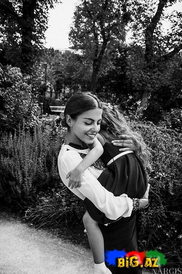 Aida Mahmudova və qızı Parisdən - FOTO