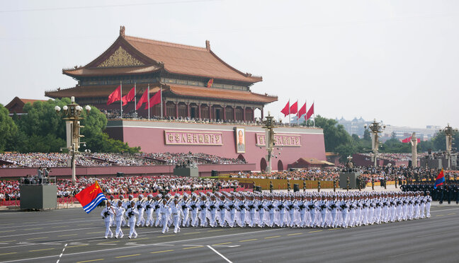 Prezidentlə xanımının paraddan maraqlı - Fotoları