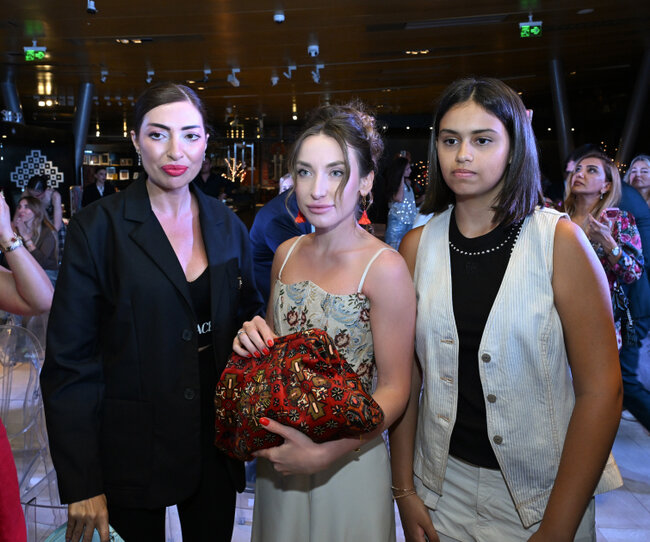 Alyona Əliyeva moda nümayişini izlədi - Fotolar