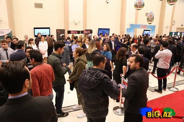 "Stalinin başı" filminin qalasına məşhurlar axışdı - FOTOLAR