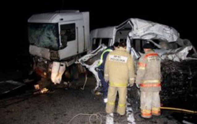 Rusiyada uşaqlar olan avtobus aşdı, 17 yaralı