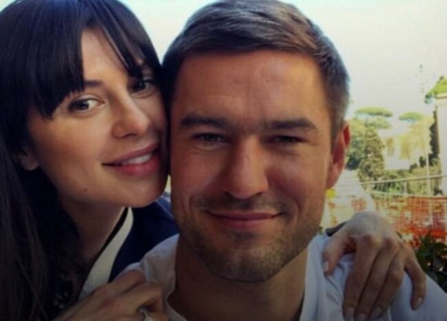 Timatidən ayrılıb milyarderin oğluna ərə gedir