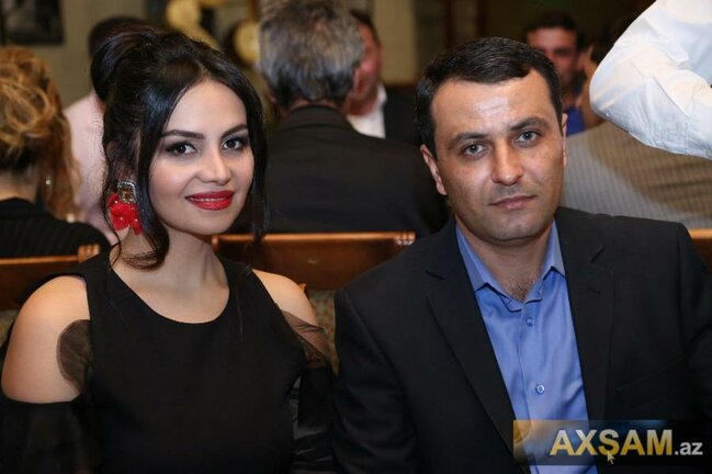 Ərini yanında hər yerə aparan müğənnilərimiz - Fotolar