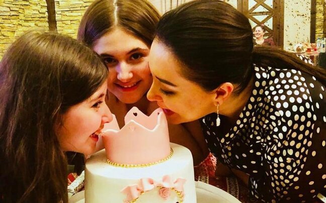 Lalə Azərtaş qızına ad günü etdi - Fotolar