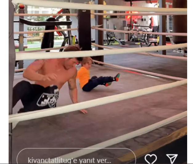 Kıvanç Tatlıtuğ oğlu Kurt Efe ilə idman zalına getdi
