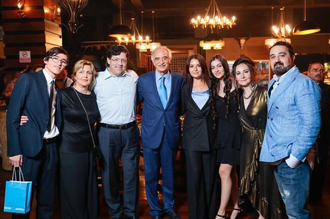 Səfir Polad Bülbüloğlunun ailəsi ilə YENİ FOTOSU