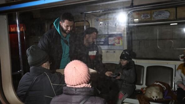 Türk iş adamı minlərlə Ukrayna vətəndaşının qida təminatını öz üzərinə götürüb - FOTO