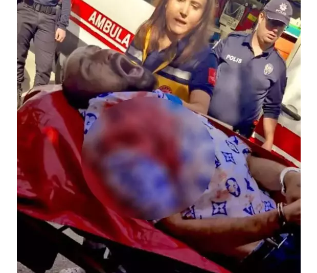 Evinə gələn polisləri "Şeytan" adlandırıb öldürdü