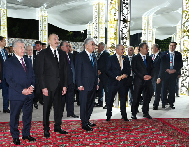 Şəkərbura, paxlava bəzək verir Türkmənbaşına... - Fotolar