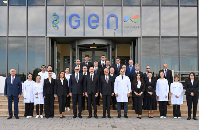 Prezident dərman istehsalı müəssisəsinin açılışında - Fotolar