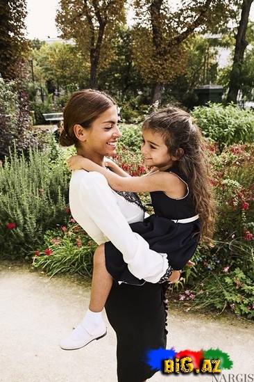 Aida Mahmudova və qızı Parisdən - FOTO