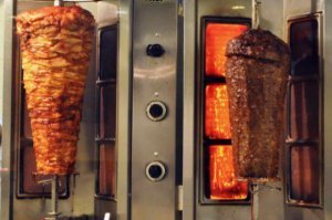 12 manatlıq ətdən hazırlanan dönər 1,5 manata necə satılır?