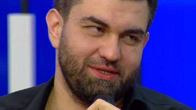 Azərbaycanlı müğənnidən şok sözlər: "Qəribə varlıqlar görürəm" - VİDEO