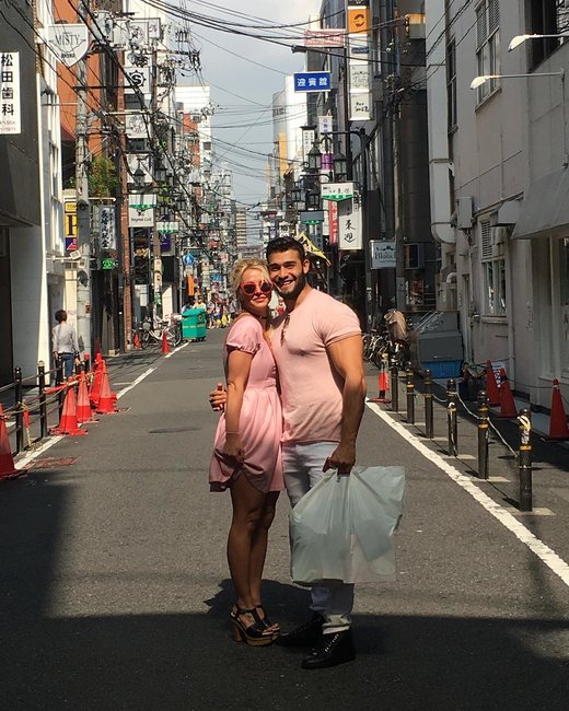 Britni sevgilisi ilə Yaponyada – FOTO