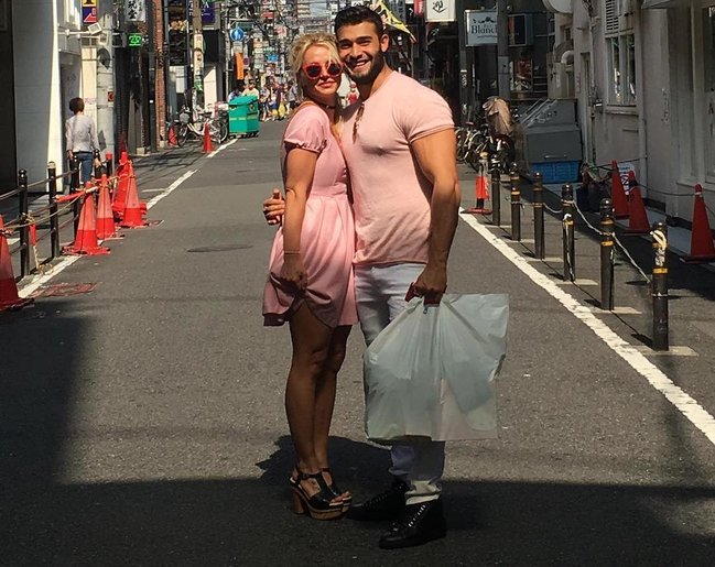Britni sevgilisi ilə Yaponyada – FOTO