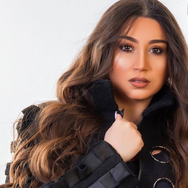 "Xalq artistidir, gənc ifaçıları aşağılayır"