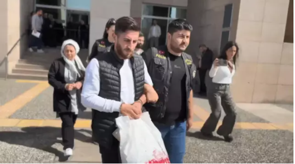 Nişanlısına qoşulub evdən qaçan anasını bağışladı