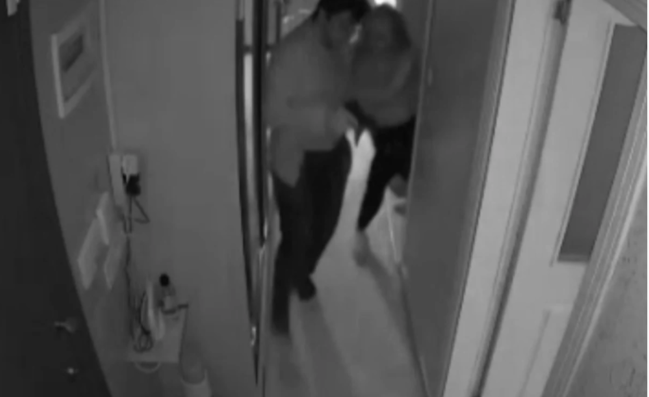 Sosial şəbəkədə tanış olduğu qadınları soydu