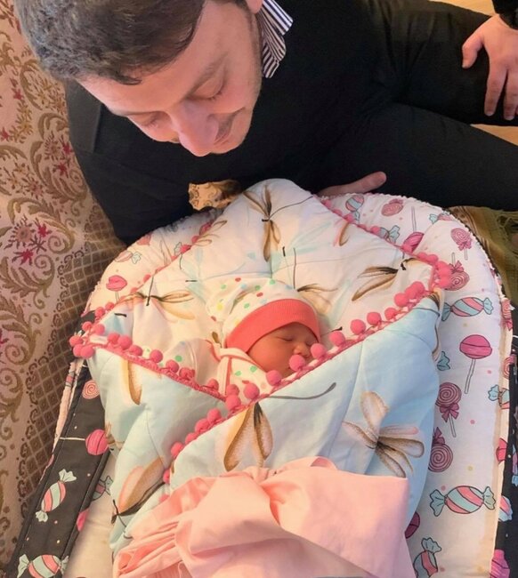 Bu da azərbaycanlı aparıcının yeni doğulan qızı - FOTO