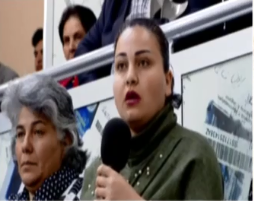 Verilişə çıxan Günayı atası ölümlə hədələyir: Səni tikə-tikə doğrayacam - FOTO