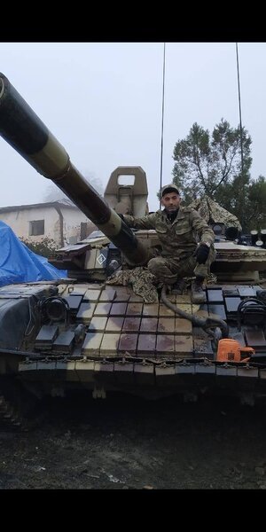 İnternatda böyüyən qəhrəmanımız məşhur FOTOLARından DANIŞDI