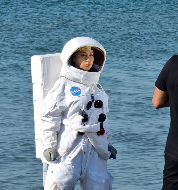 Damla bu kosmonavt formasına 3 min ödəyib - FOTO-VİDEO