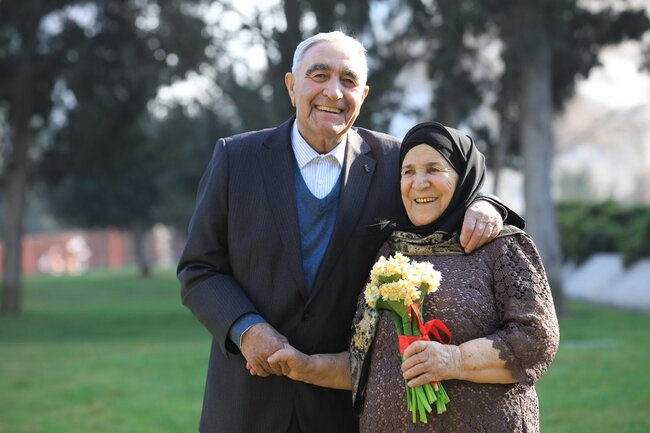 Xoşqədəm valideynlərinin evlilik ildönümünü qeyd etdi