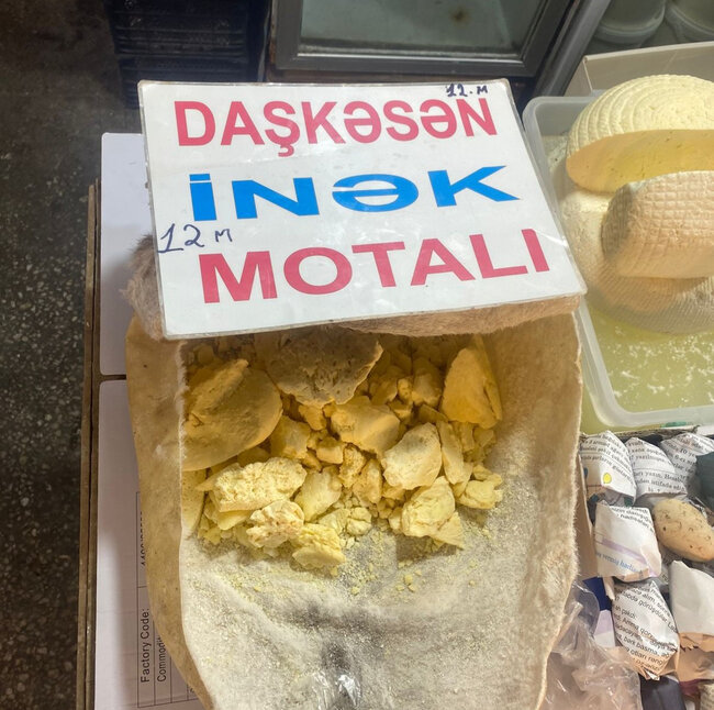 Xırdalan bazarında antisanitar vəziyyət - Video