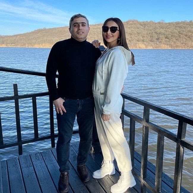 Həyat yoldaşı ilə şəkillərini paylaşıb bunu yazdı - FOTO